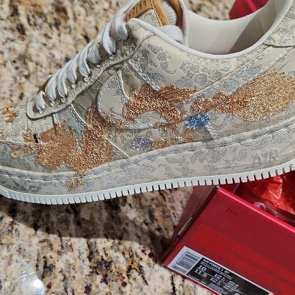 Floral Embroidered Sneakers Nike - Picture 6 of 8